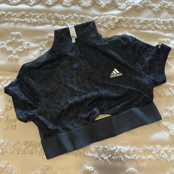 Small Adidas Set. Leggings-Bra-Cropped Baby Tee - Picture 4 of 7